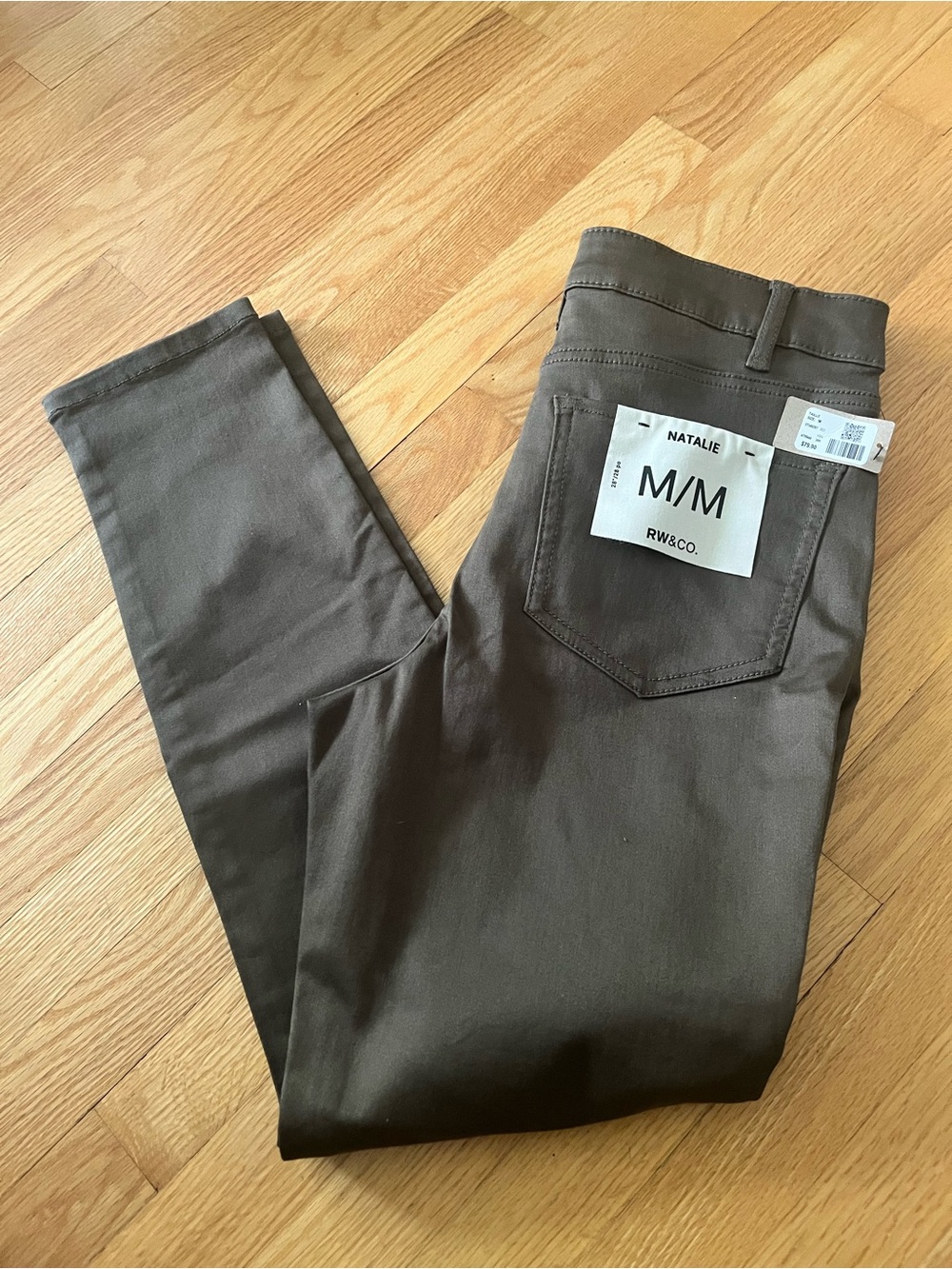 NWT- RW&CO. Women’s “Natalie” jeggings Skinny khakis in dark green, size M